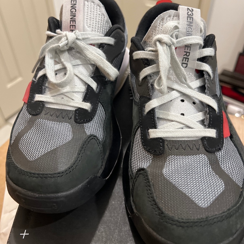 Air Jordan 200 E
